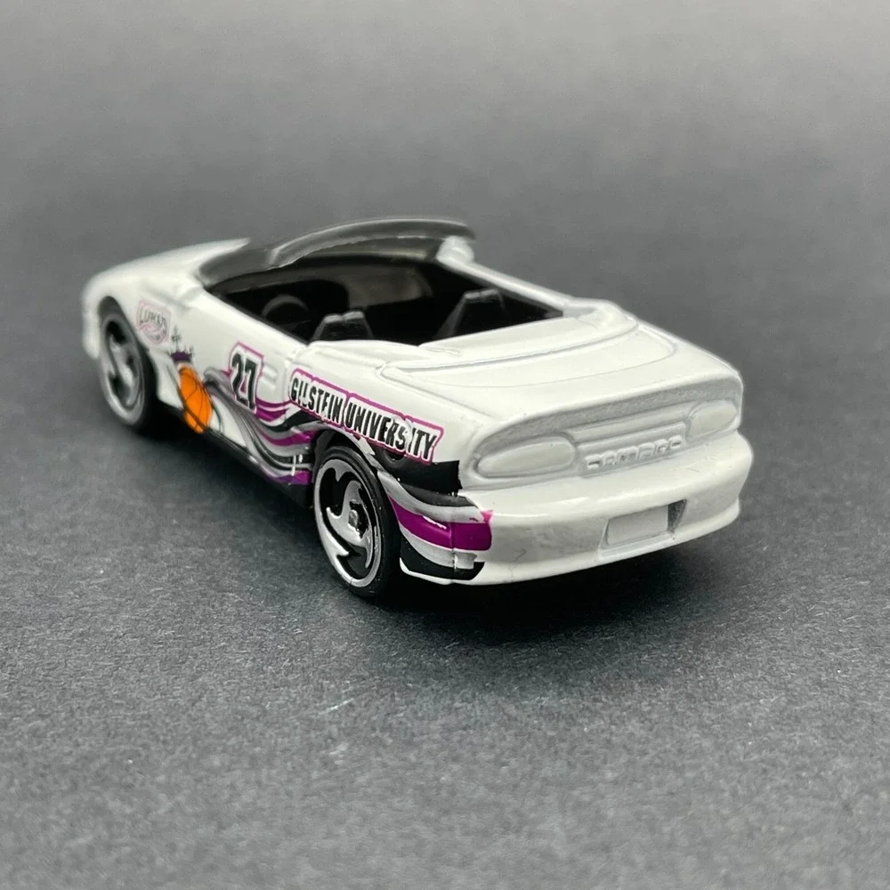 Hot Wheels 1995 '95 Chevy Camaro Convertible Gilstein University Basketball 1/64